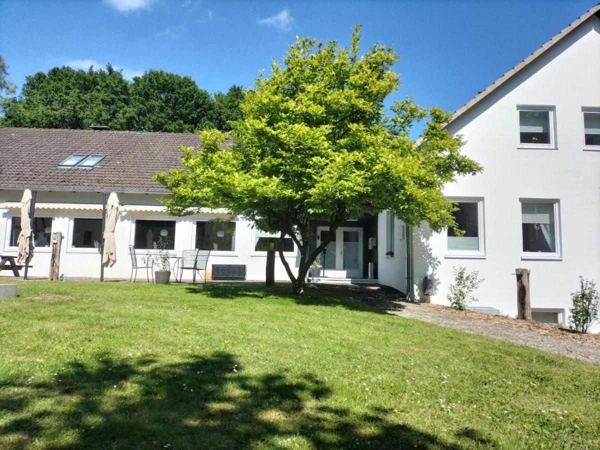 Gaestehaus Falkenhof Westensee Exterior photo