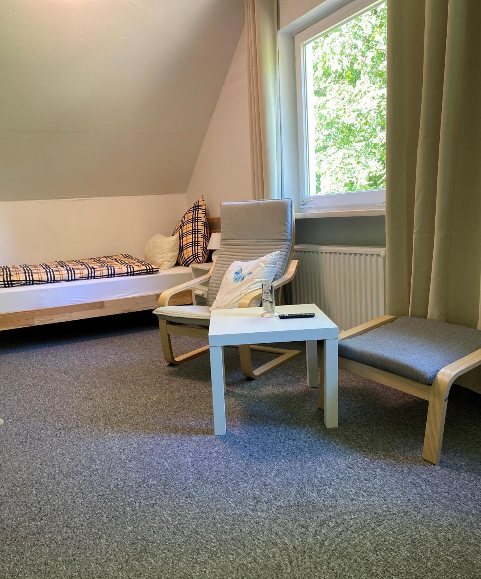 Gaestehaus Falkenhof Westensee Room photo